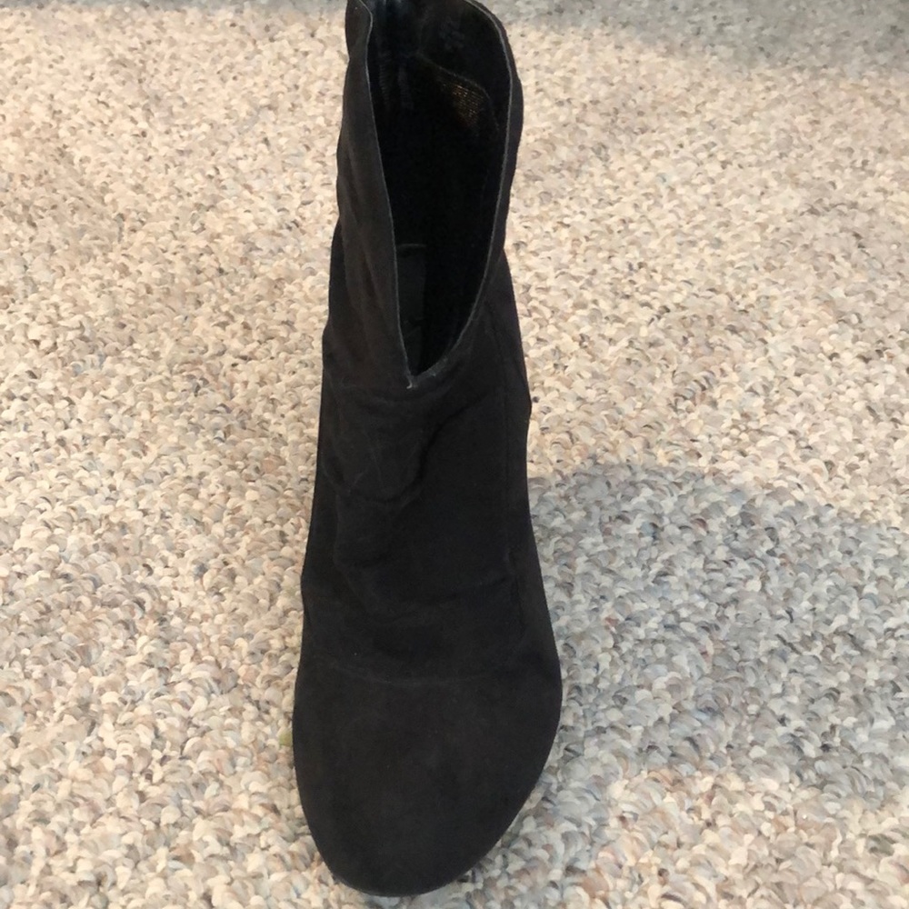 Boots - Picture 4 of 4